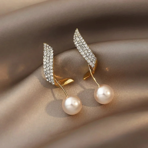 Chic Gold Dangle Earrings With Pearls