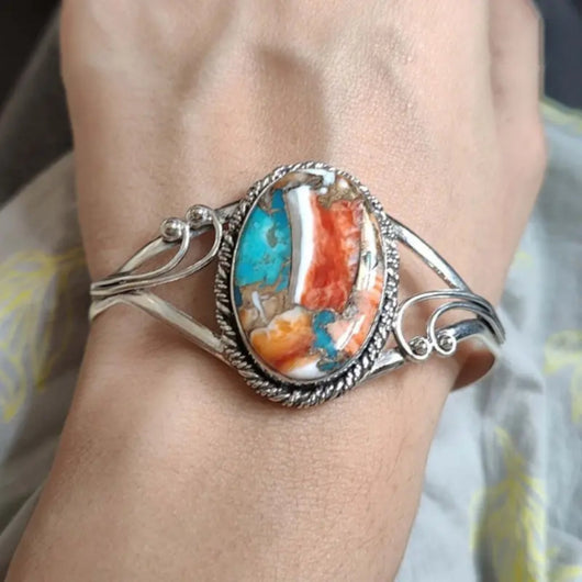 Bracelet With Bright Gemstone-Inlaid Design