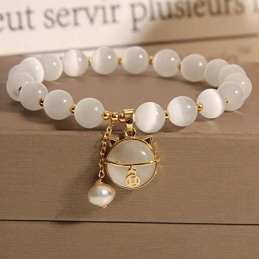 Pearl Bracelet With Lucky Cat Pendant