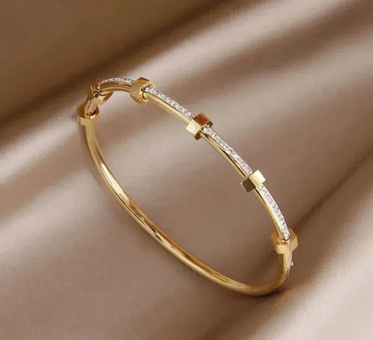 Chic And Elegant Bright Gold Bracelet