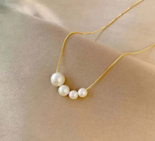 Elegant Gold Necklace With Freshwater Pearls