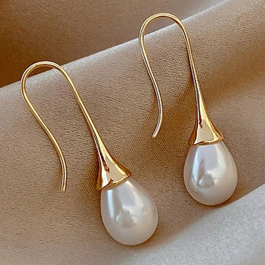 Classic Helena Earrings With Pearls