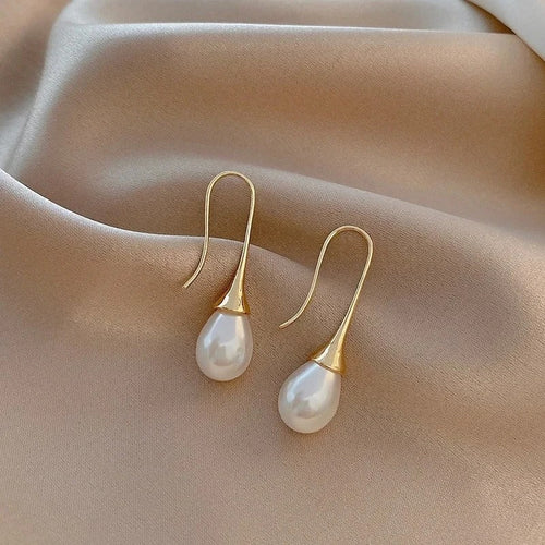 Classic Helena Earrings With Pearls